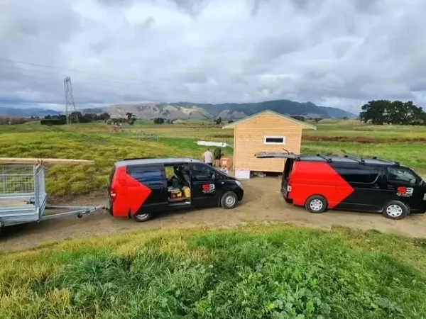 Clear Project Management with Builders Kapiti Coast | About Us Builders Kapiti Coast team planning with clarity and great communication—learn more on our about us page.